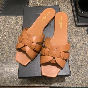 YSL TRIBUTE FLAT SANDAL 40